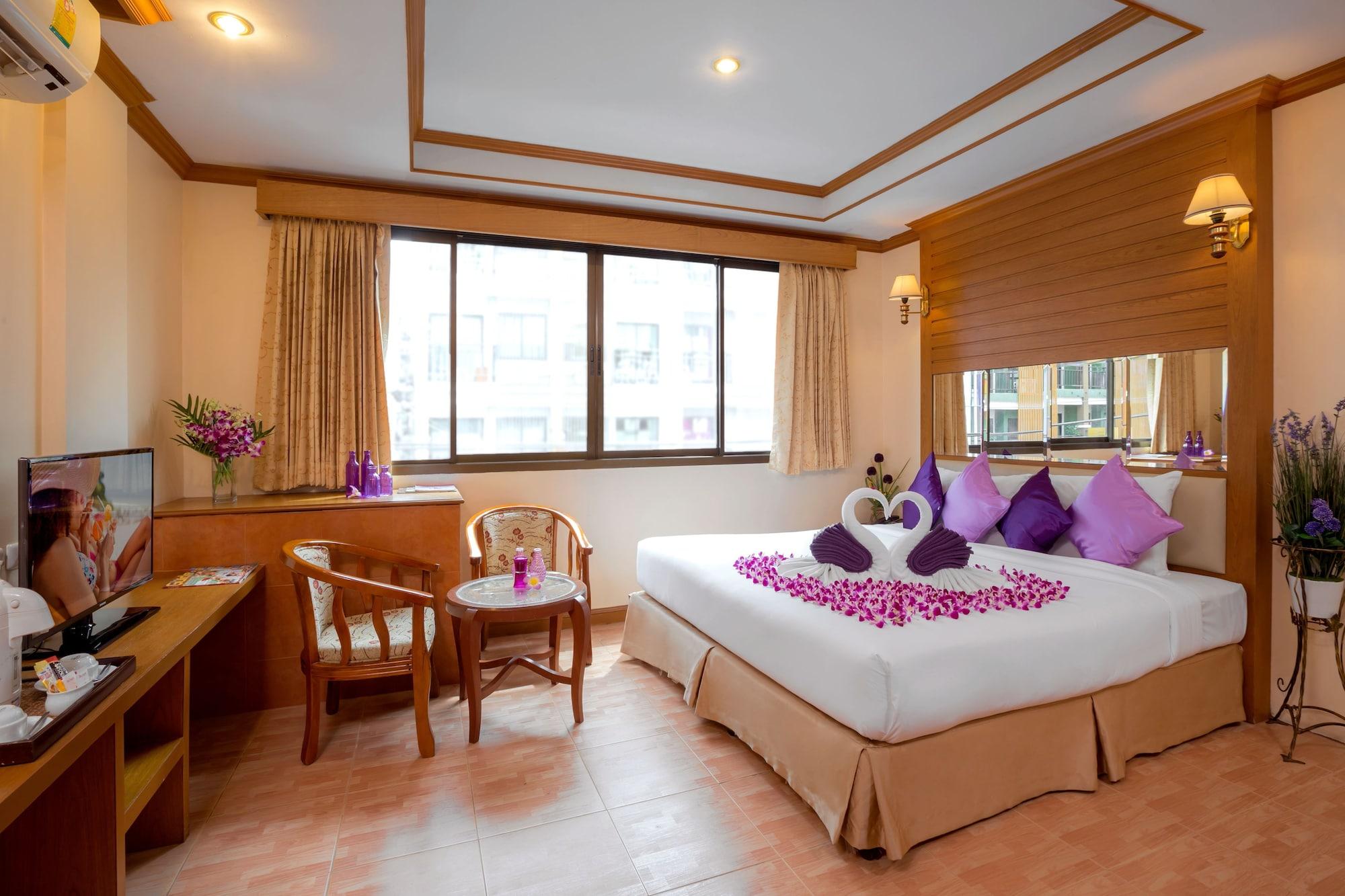 Bangkok Residence Patong Esterno foto